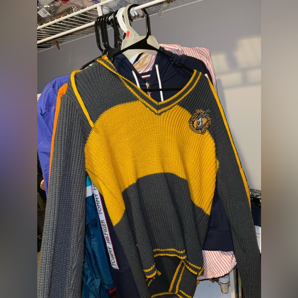 Harry Potter hufflepuff sweater
